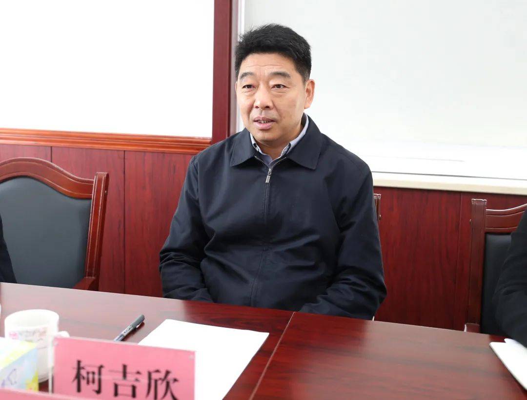 柯吉欣在开展村社组织换届调研时强调全面高质量完成村社换届工作