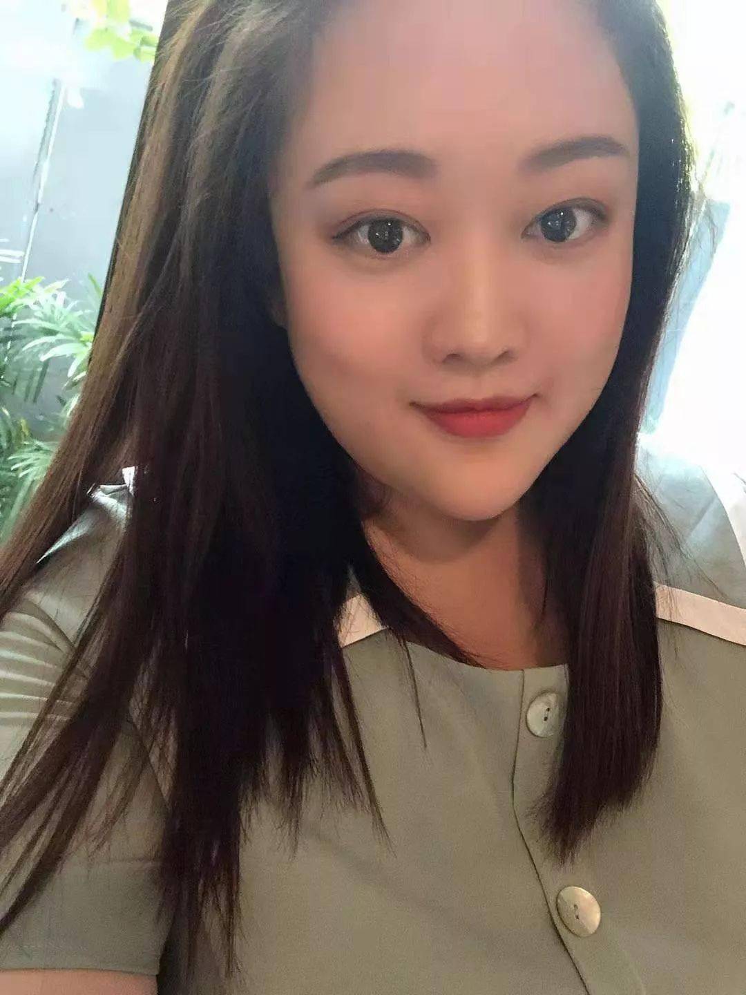 团老大相亲网80后甜美小姐姐可甜可颜女友不二人选