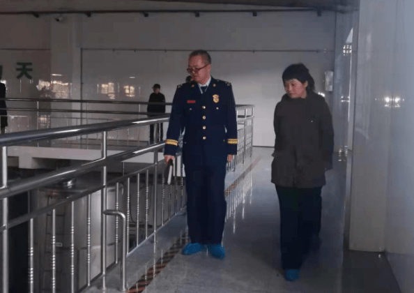 【明山热点】明山区区委常委,常务副区长王钰带队检查安全生产工作