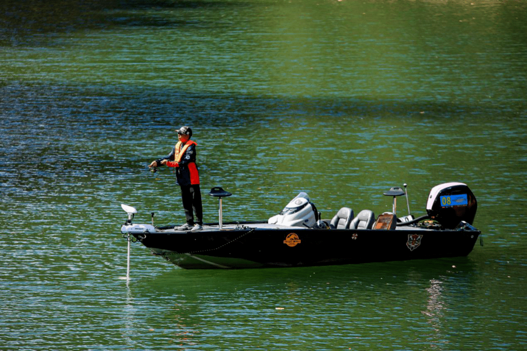路亚钓手云集阳明湖争夺至高荣誉长城炮实力助攻ing