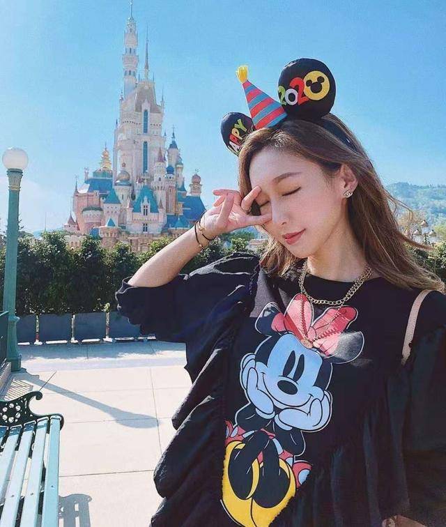 同居试婚!宅男女神乐宜与富二代旧爱复合,被曝共住三千万独立屋