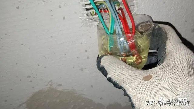 电线并头缠绕不少于几圈?