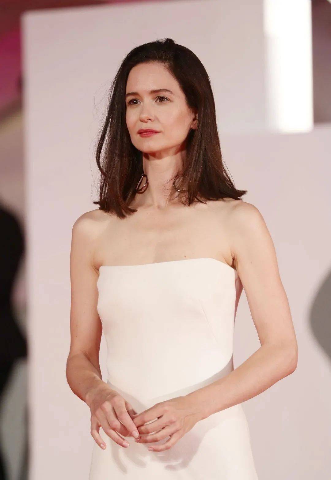 如何性感得很聪明看katherinewaterston就知道了