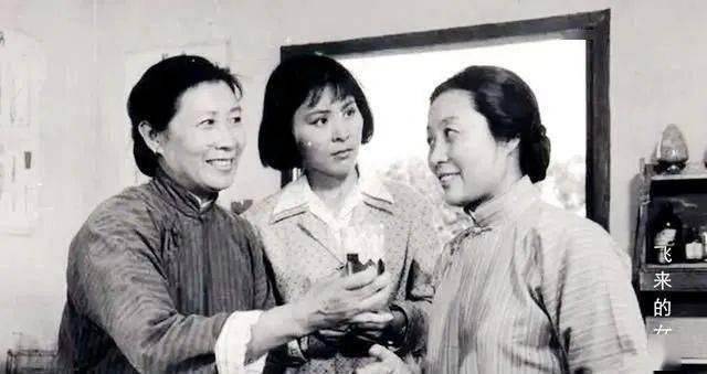 在1980年上映的《好事多磨》中,高淬饰演的干部处副处长魏侠用"拉郎配