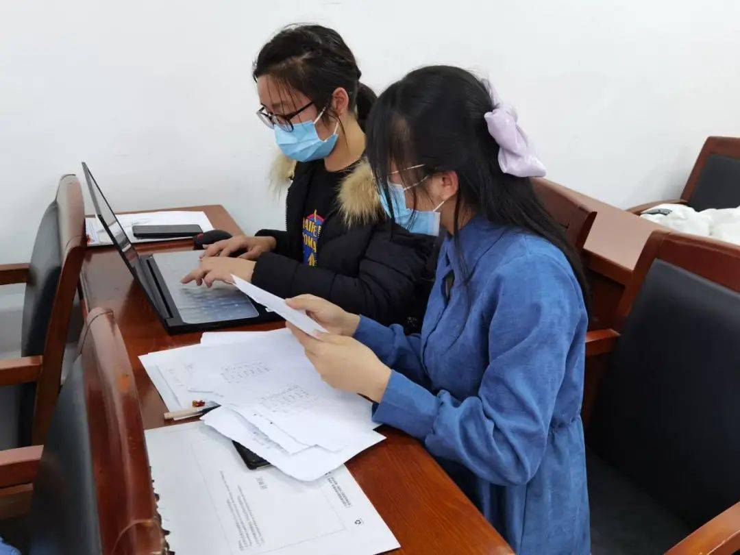 分别是一等奖谢立锋,二等奖邹言康,叶雨晗,三等奖