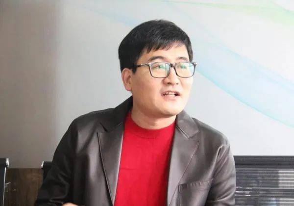 青岛中肽总经理冉峰表示,海藻肥能明显改善作物原有品质,促进根系快速