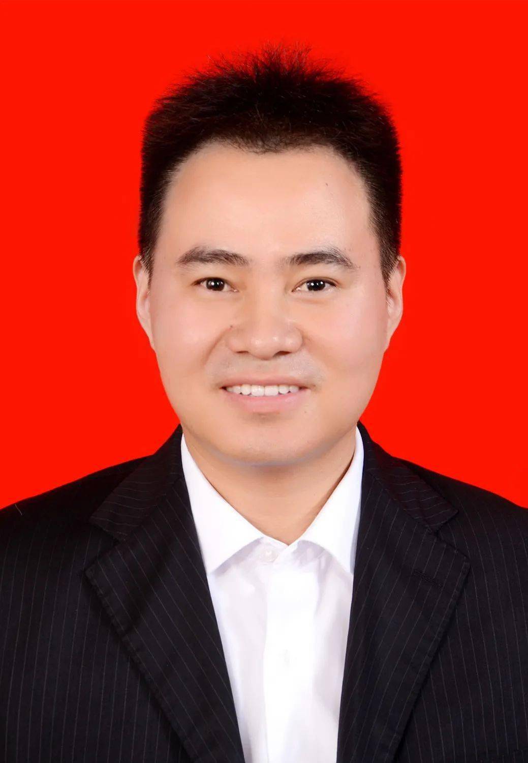 和《监票人名单(草案)》,选举县政府副县长张平为民盟重庆市酉阳支部