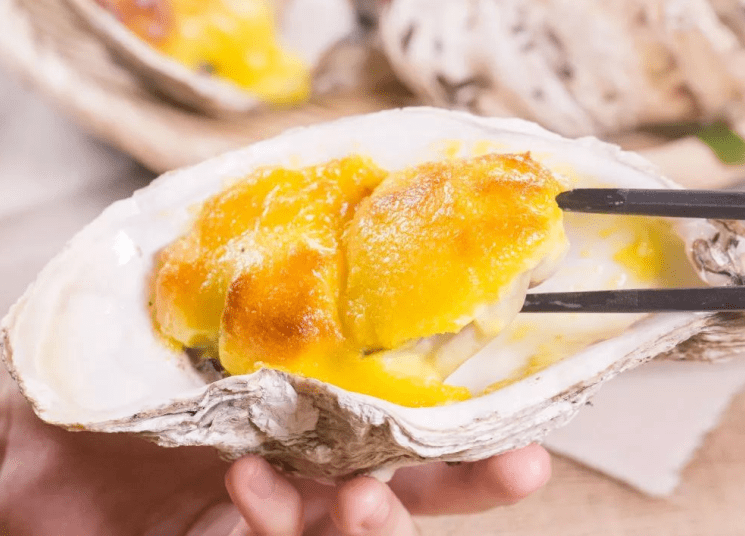 一口羊杂汤,暖心又暖胃,邀你品味秋冬滋补养生局,更有各色水果生蚝等