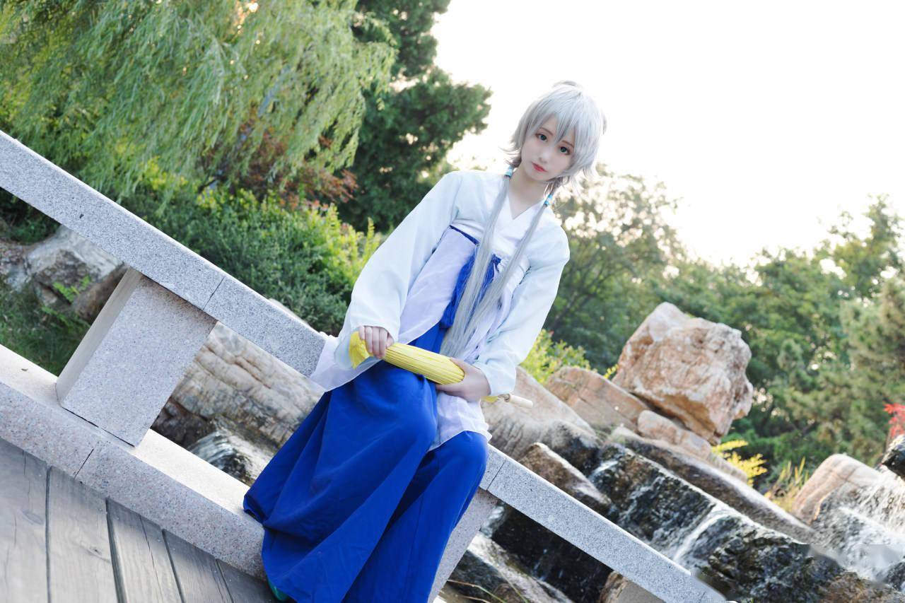 vocaloid洛天依乐正绫cosplay 春来发几枝