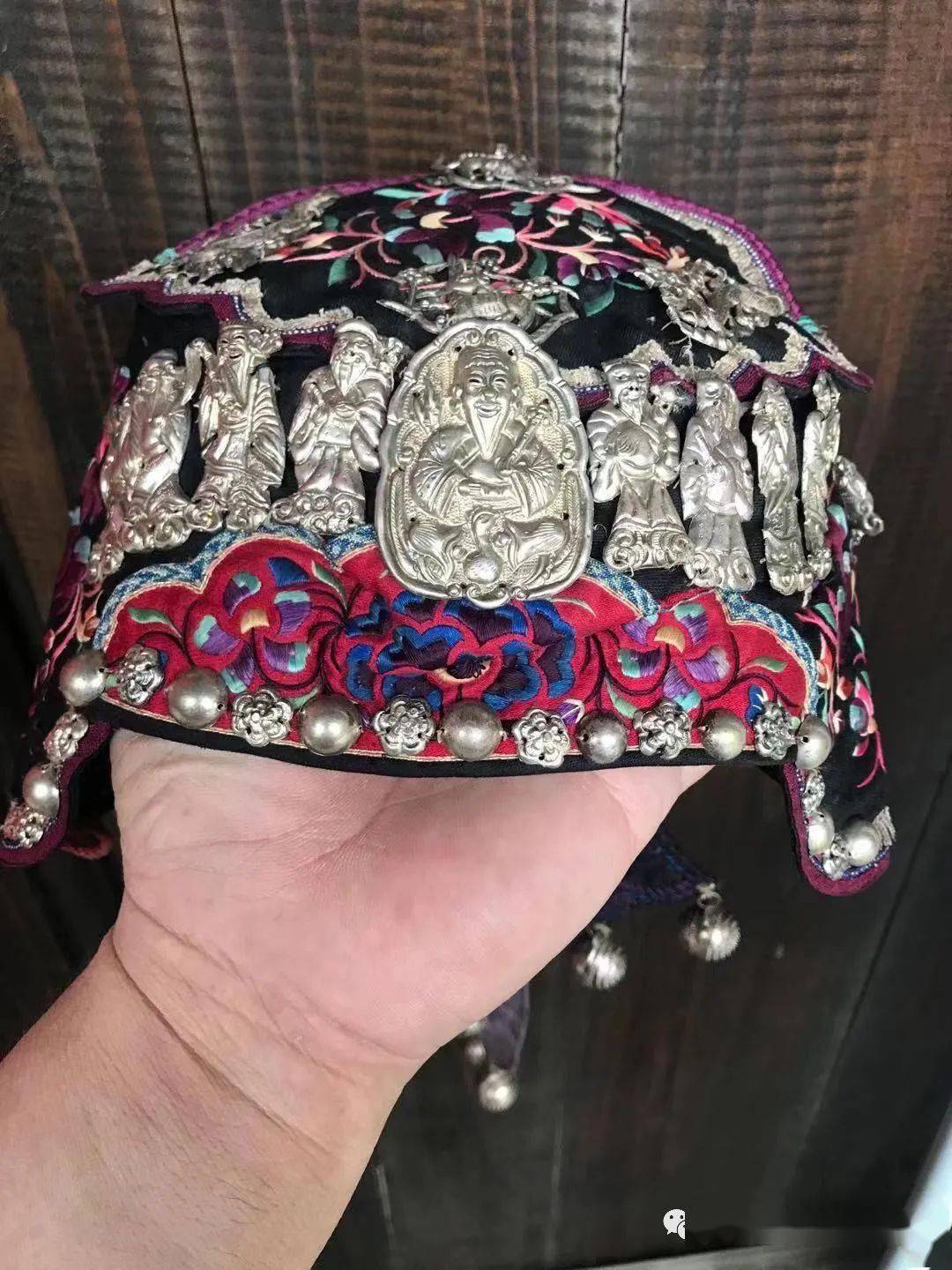 百帽争辉罗小龙银帽展