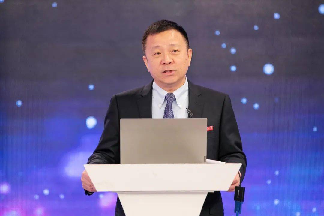 《走向世界的温州人》(谢树华)03青年是国家的未来,也是温州的未来.