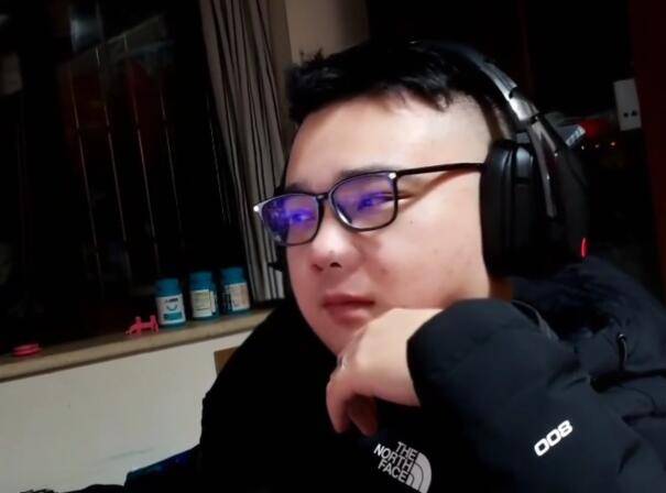 斗鱼李老八自曝赚钱上千万水友吐槽你成千万富翁我们都有责任