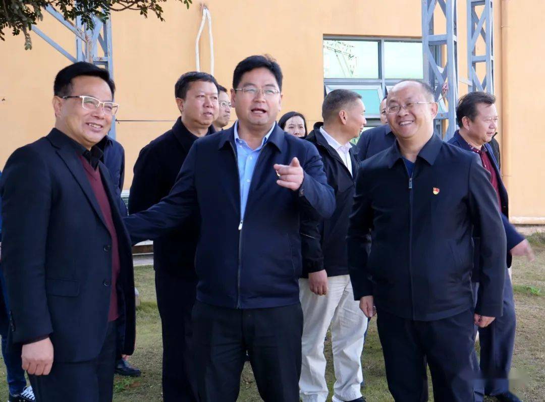 一衣带水兄弟情深县委书记李绍俊带队赴石林县考察宜良石林两县园区