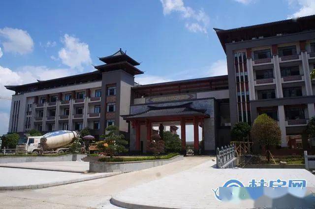 桂林市尚贤学校位于临桂秧六路南侧,总投资4.5亿,用地面积为13.