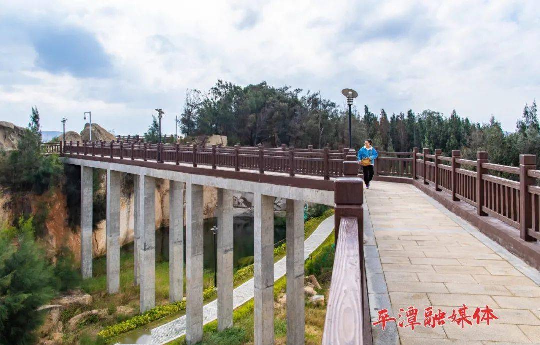 鳴鳳山公園要開園啦彩色生態路架空木棧道