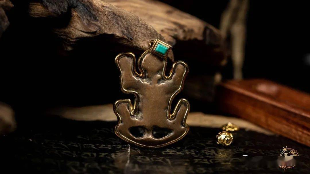 03天铁的鉴别方法和天珠一样,随着喜欢天铁的人越来