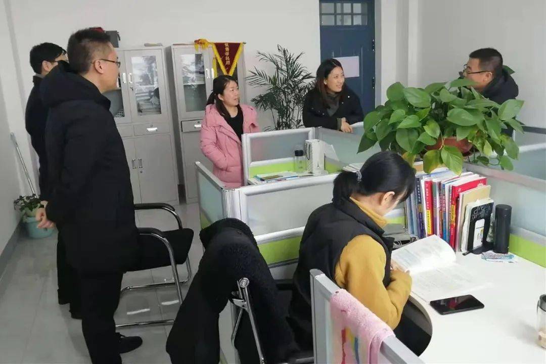 加强学习交流 携手铸剑厉兵 ——我校教育考察团赴阳城一中考察交流