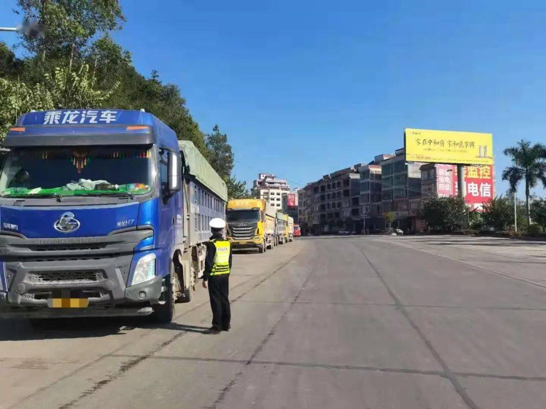 严防祸从货出梧州交警重拳整治大货车违法