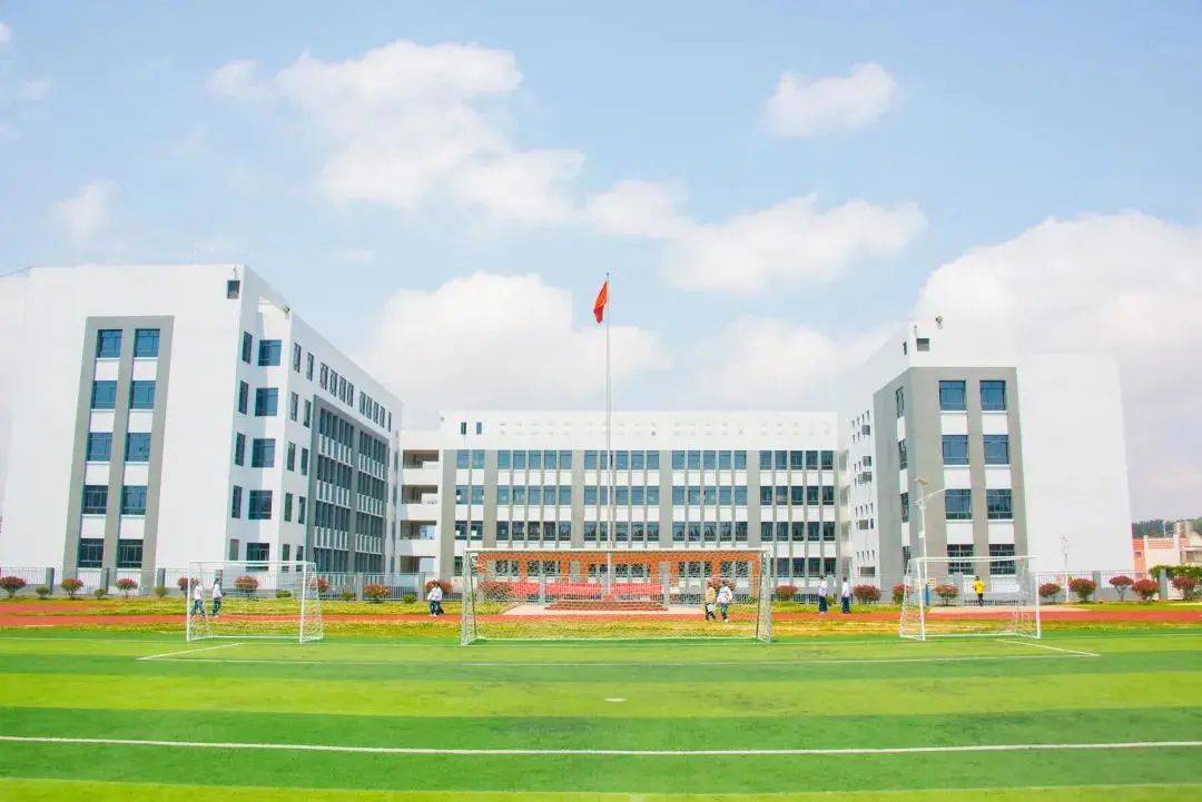 最新发布丨云南民大附中:向省一级二等完中漂亮转身