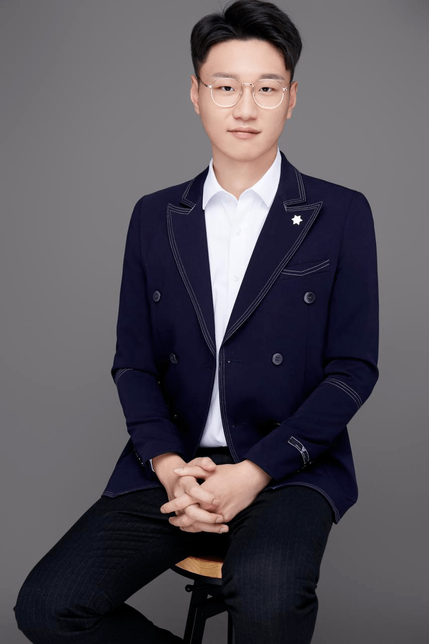 中山融创城资深置业顾问吴博文从专业的角度去挖掘更深的产品价值