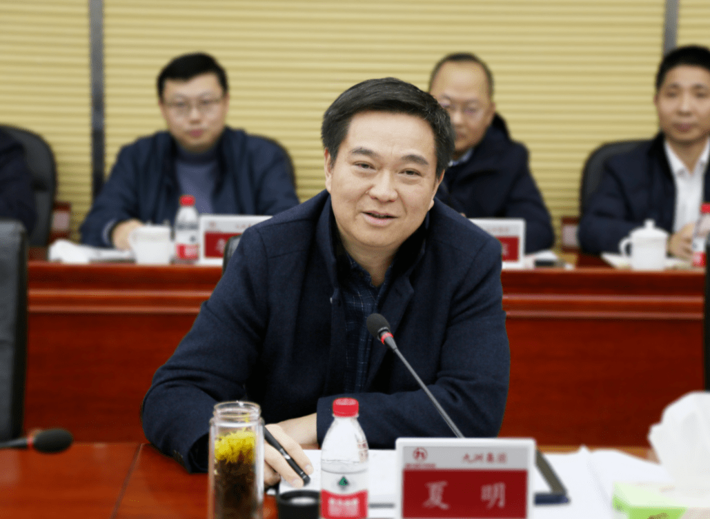 座谈会上,涪城区委副书记,区长张虚怀从经济发展,重点项目,产业发展等