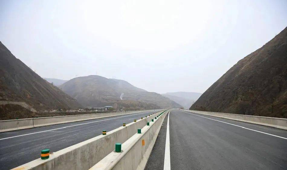 通渭至秦安高速公路图片