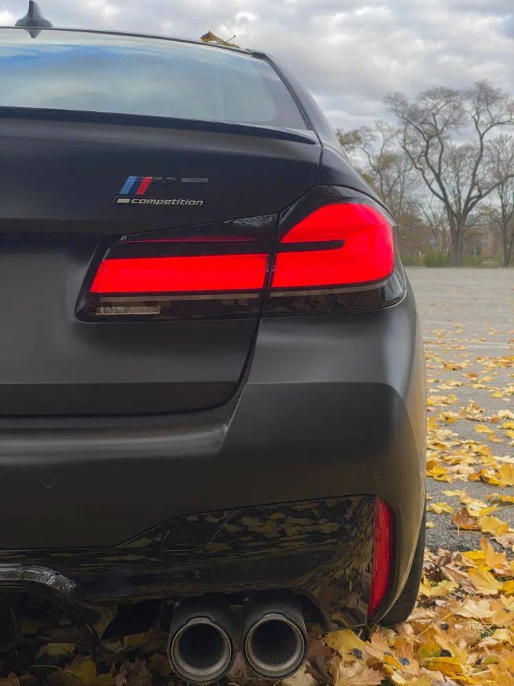 花31万元个性化定制的磨砂石青色宝马m5你觉得值吗