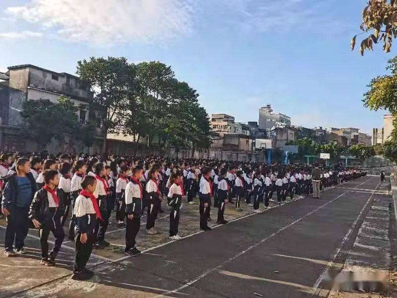 葵潭镇校:升旗仪式上的讲话