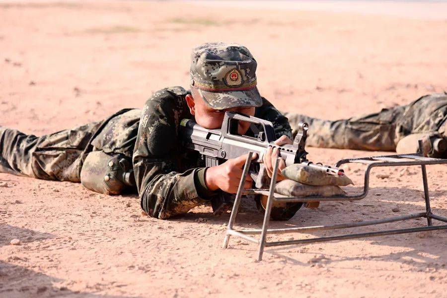 练兵备战武警第一机动总队某支队宁夏总队机动支队第二机动总队某支队
