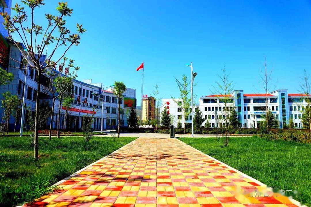 县委书记,县长作序,会宁二中校史出版!