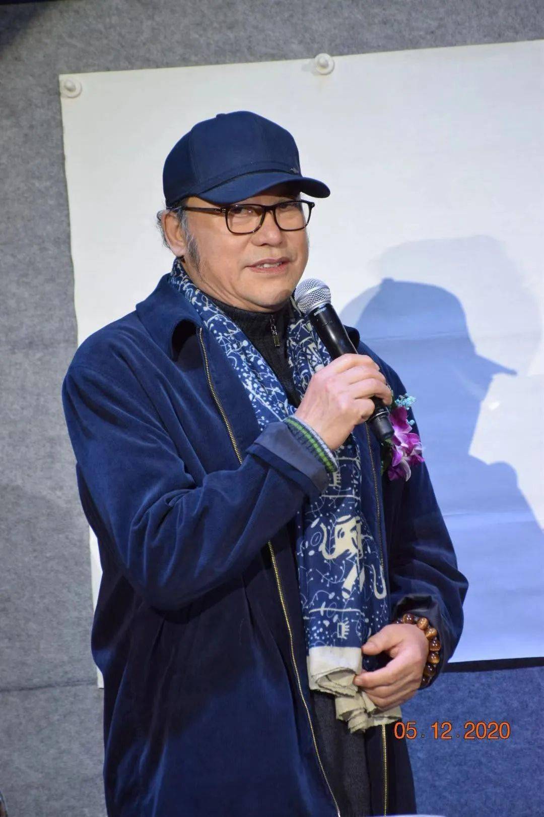 资讯大漠胡杨民族之魂大红袍系列中国美术馆参展作品孤品回顾展在沪