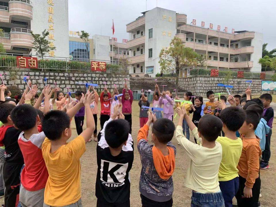 一大波校园冬季美照来袭!别眨眼,准备好接受美颜暴击吧 | 特别关注