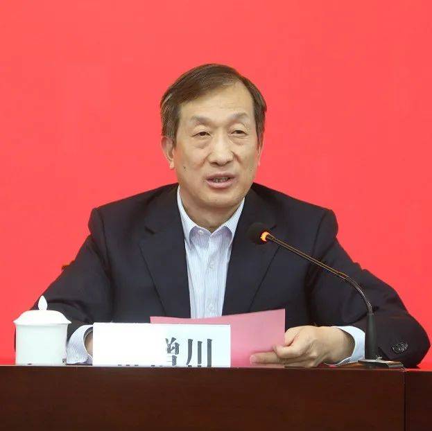 河海大学副校长董增川董增川介绍了河海大学的学校概况与发展成就.