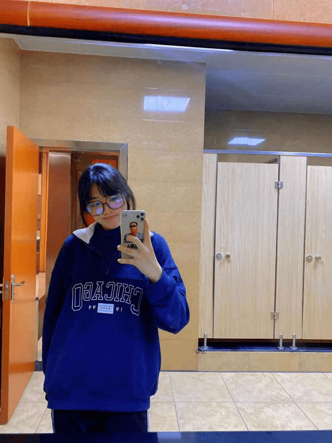 赵一麟:初赛复赛难忘的经历其实有很多,基本上是一直在和我的本子挣扎