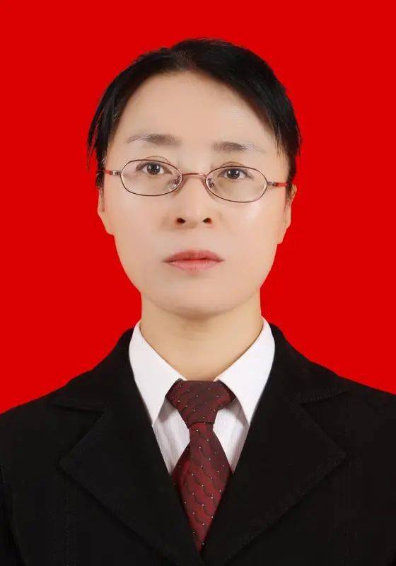 姜珲女,汉族,1976年10月出生,中共党员,甘肃岷县人,出生地甘肃岷县