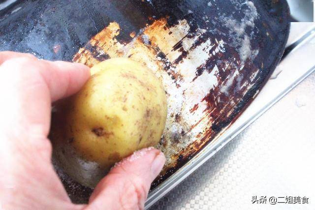 发芽的土豆是好宝贝别再扔掉了教您土豆的2个妙用简单实用