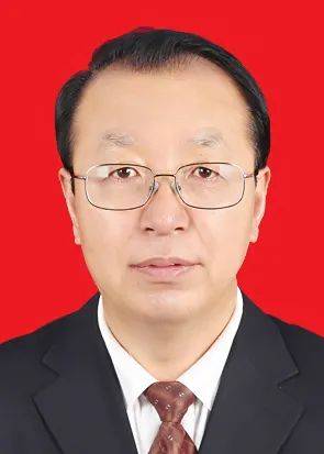 杨国俊男,汉族,1975年10月出生,中共党员,甘肃通渭人,出生地甘肃通渭