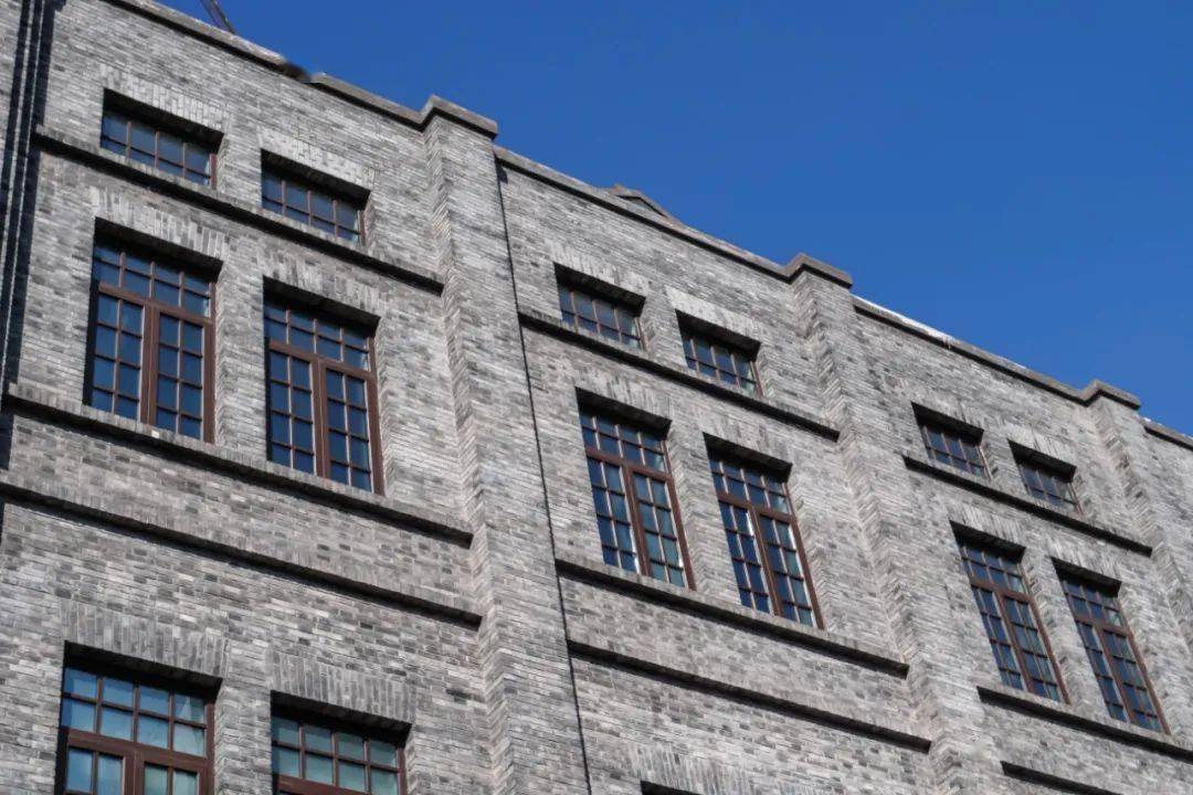 据查,建筑最早建于20世纪30年代,原为砖木结构.