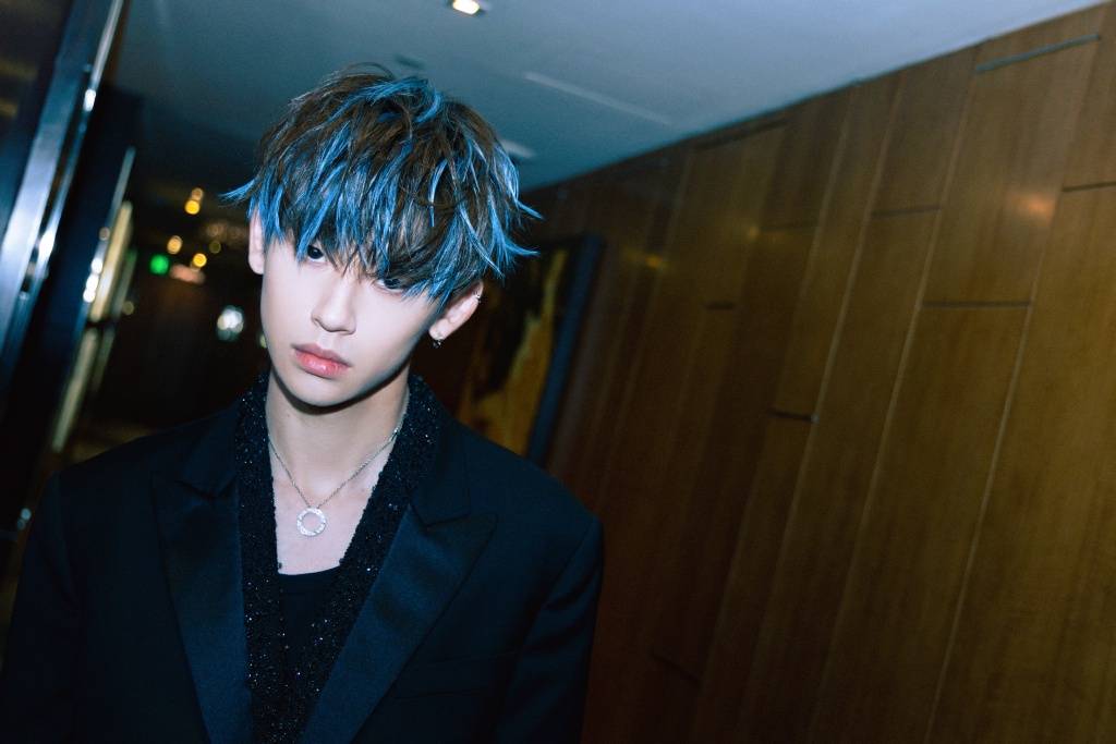 蓝发小鬼造型图八倍速出炉 不唱歌的琳琳将举麦为热爱出头