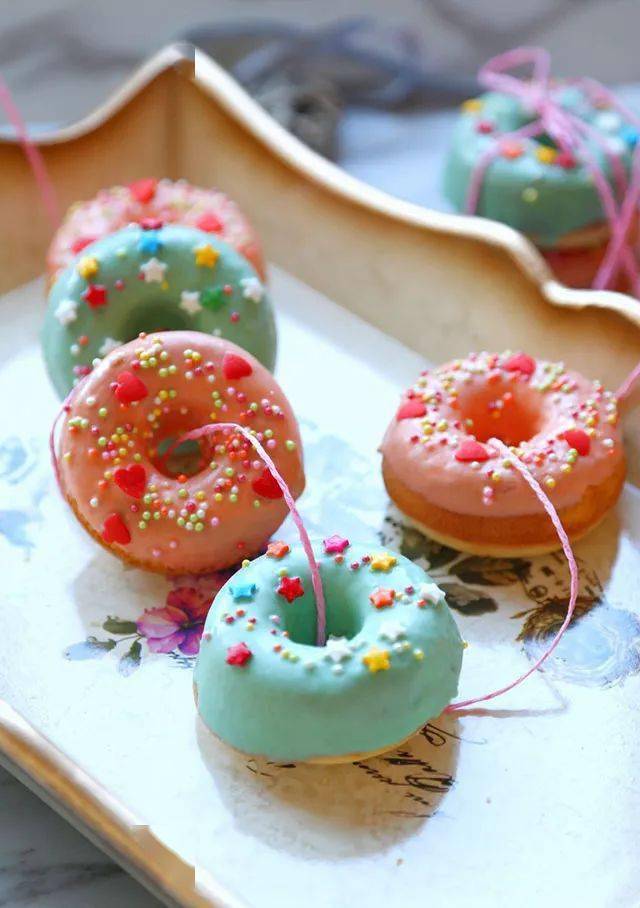 【美味烘焙】晒晒美图 | 超美腻的创意甜甜圈,真的不要太诱人_来源