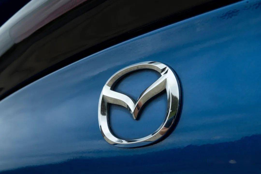 90年代初期进口的马自达929,626以及mpv就是这种车标了.