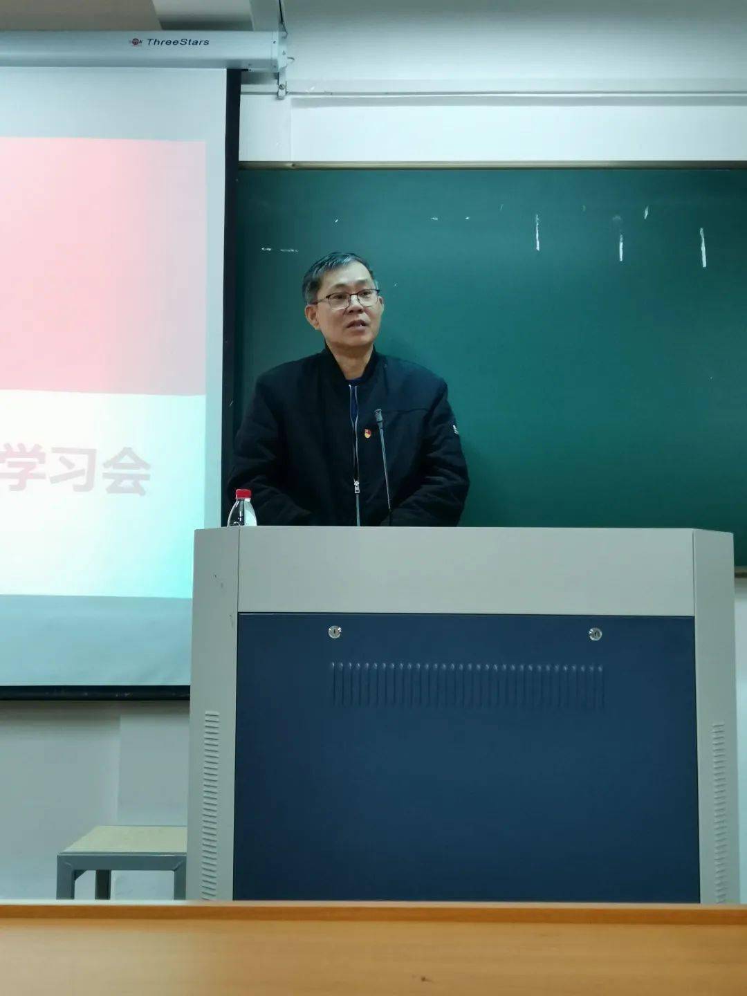 12月3日,建筑学院特邀"忠哥"——朱敏忠教授为我