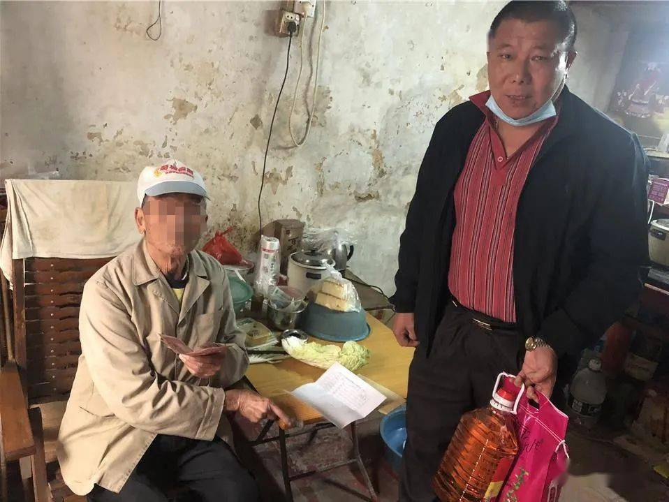 传承博爱精神!澳门中山隆都同乡会会长卢世豪慰问大涌镇孤寡老人