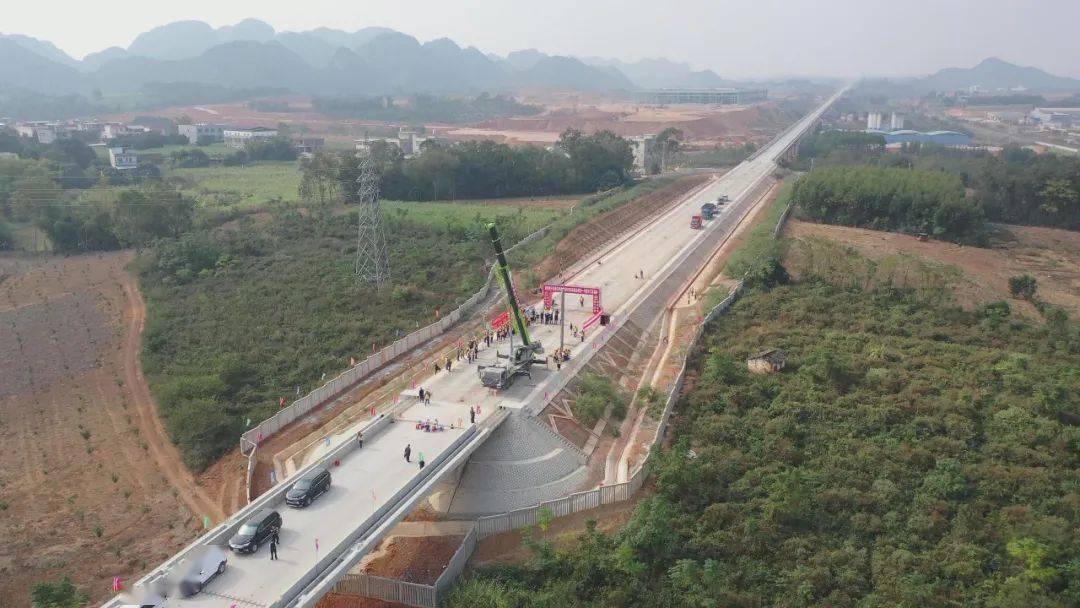 再迎重要建设节点广西这条铁路建成后又一个市迈入高铁时代