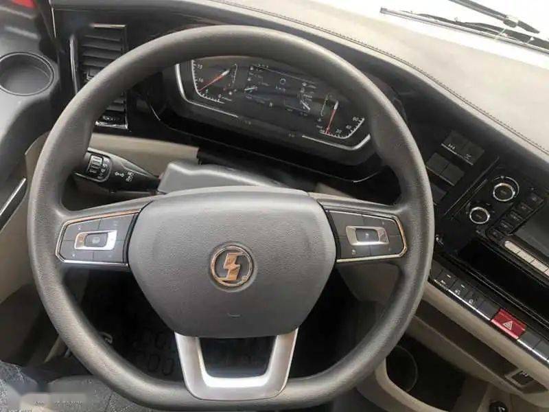 中端车也高端化了全新德龙m3000s实拍舒适内饰变化真大