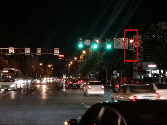 左转非机动车信号灯亮红灯时非机动车禁止左转↑目前我区在以下路口