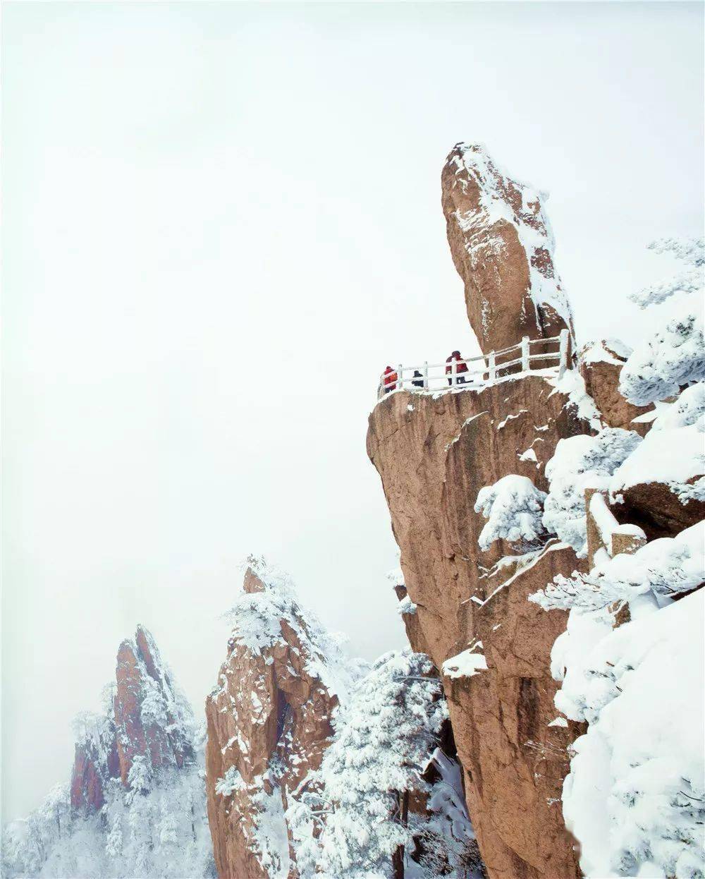 美行摄影这里雪景如约而至如果你没看过冬天的黄山那么它值得你来一次