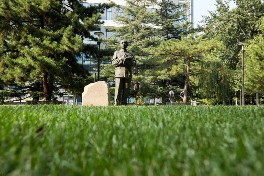 今天北航人共同纪念这位大师