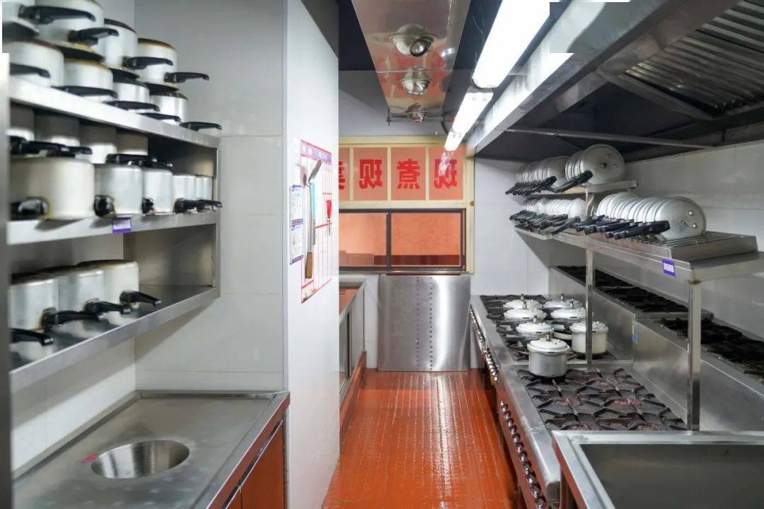 三餐四季实地探秘宁乡某湘菜馆后厨情况让人惊讶