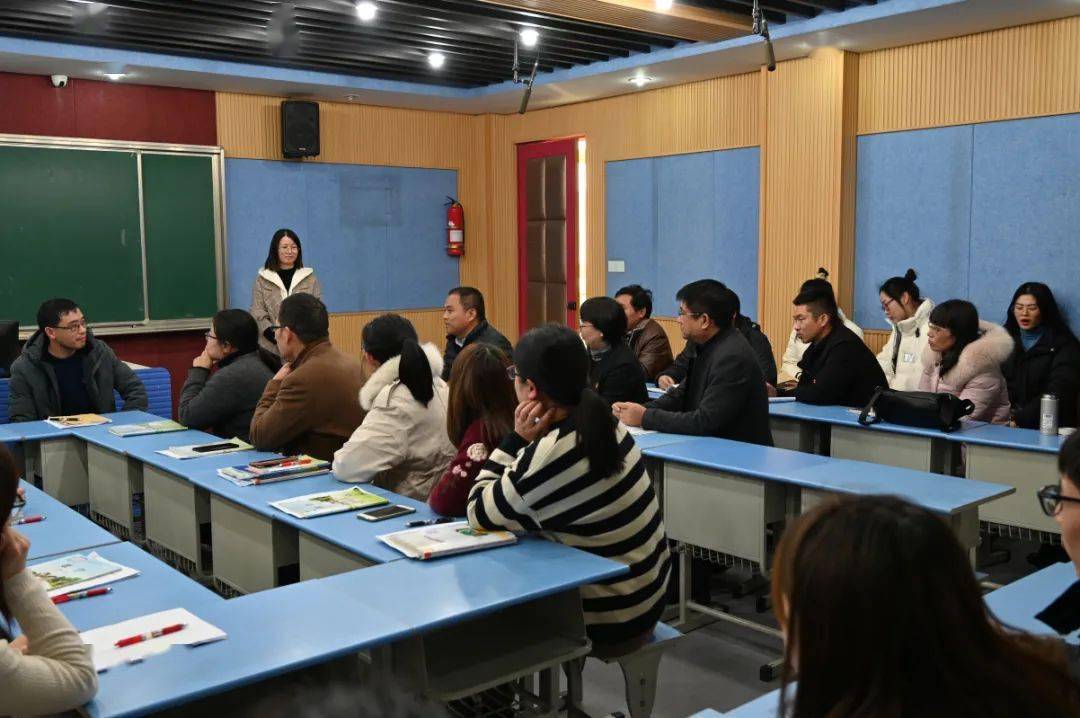 校园动态长泾实验小学两地联合话教研共同交流促成长